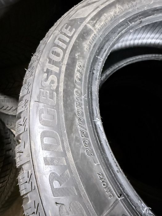 Шини зимові 205/60/16Bridjestone blizak 001