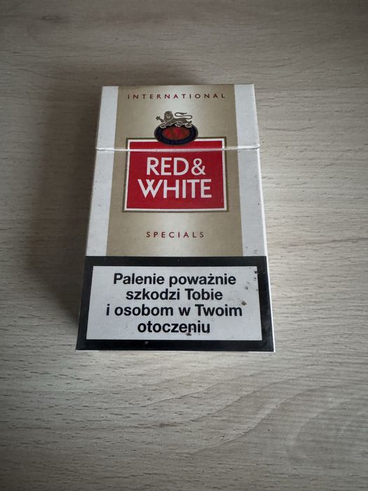 Pudełko po papierosach Red&White