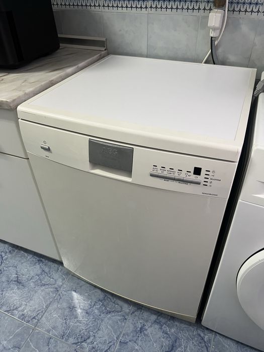 Maquina de lavar a loiça AEG