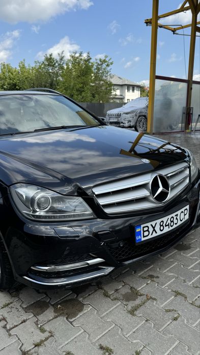 Mercedes-Benz C220 CDI Avangarde Universal 2.2 дизель  Автомат