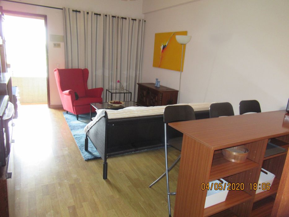 Apartamento T1 mobilado para arrendar nas Olaias perto Metro