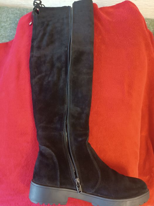 Продам ботфорты в отличном состоянии