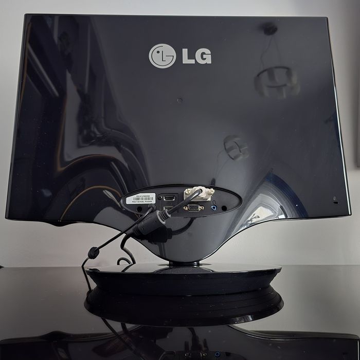 Monitor LG 22" Led slim seria W 86