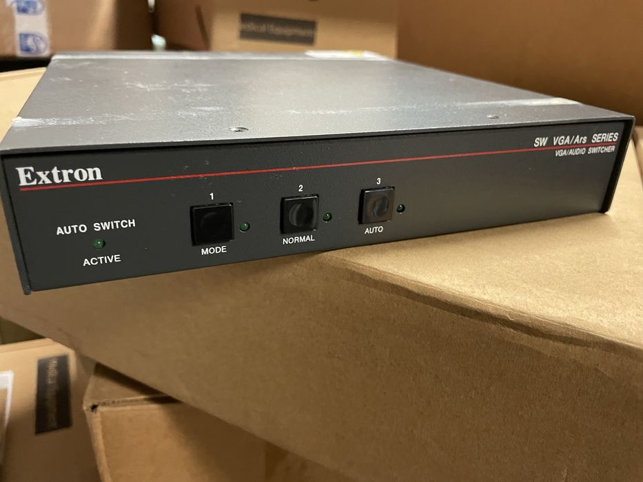 Video Switch VGA de 2 e 4 canais64550632265729122