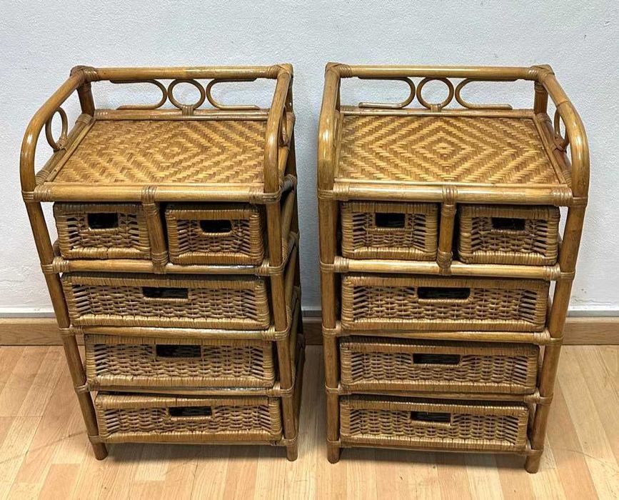 Móveis antigos em bambu
