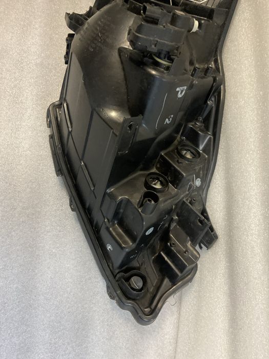 Lampa lewa  przedniaToyota Yaris lll