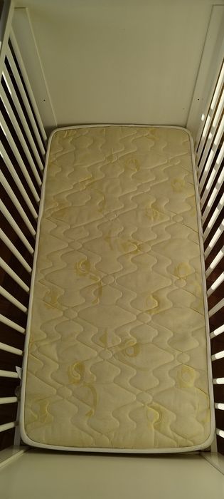 Cama para criança com colchão