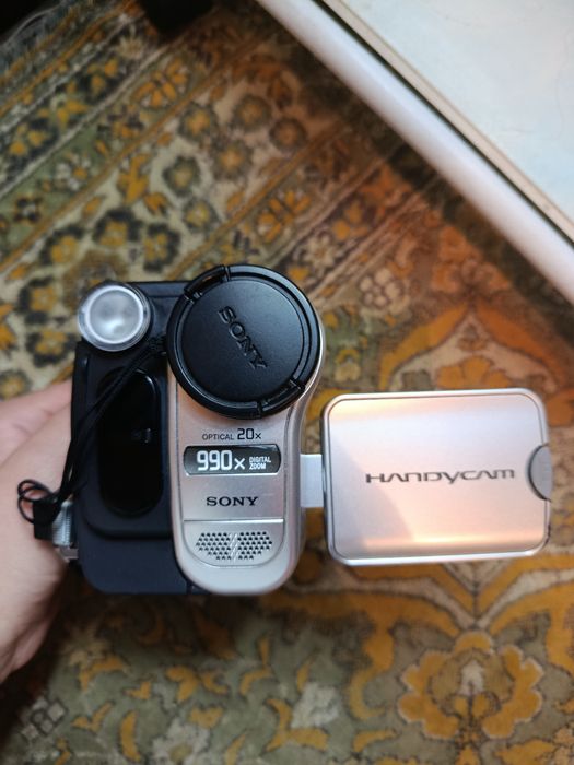 Продам відеокамеру Sony в ідеальному стані .  Можливий торг