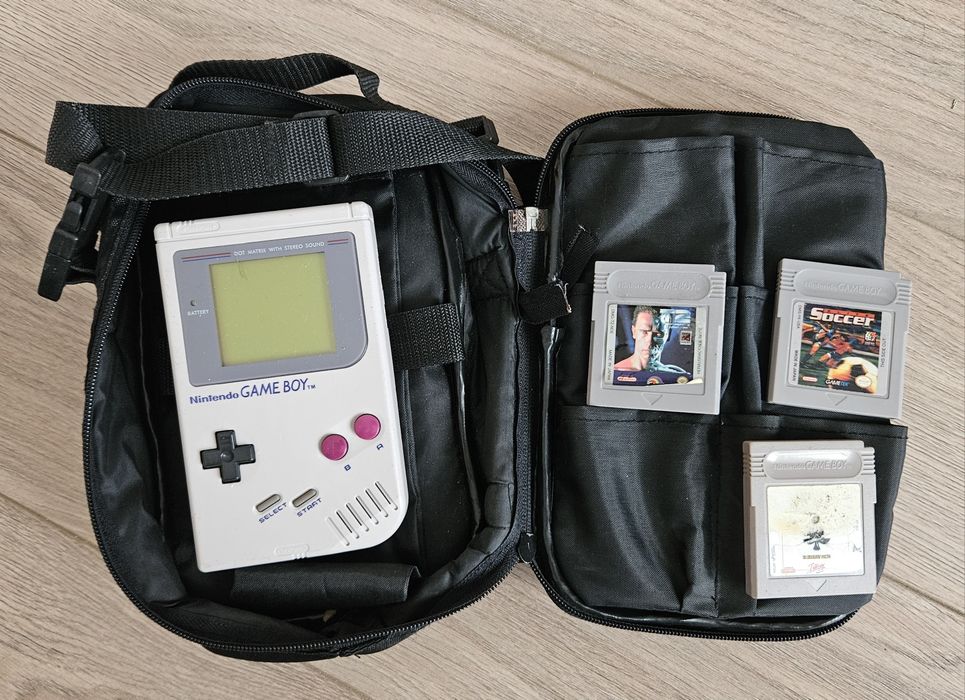 Nintendo Game Boy Classic  DMG-01 + 3 gry + torba