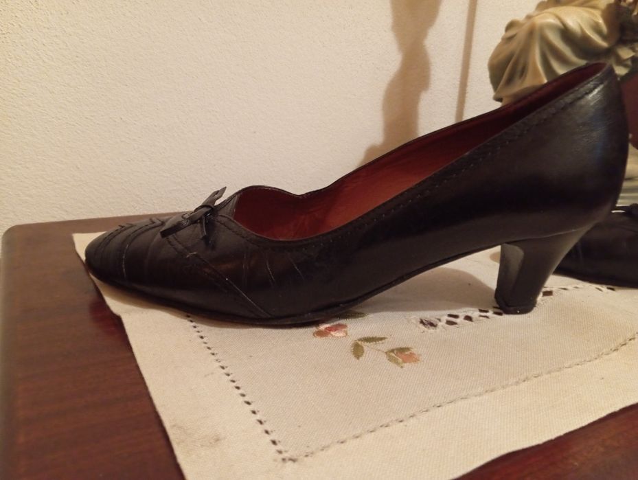 5 pares de sapatos / botas para senhora ( 36 / 37 )