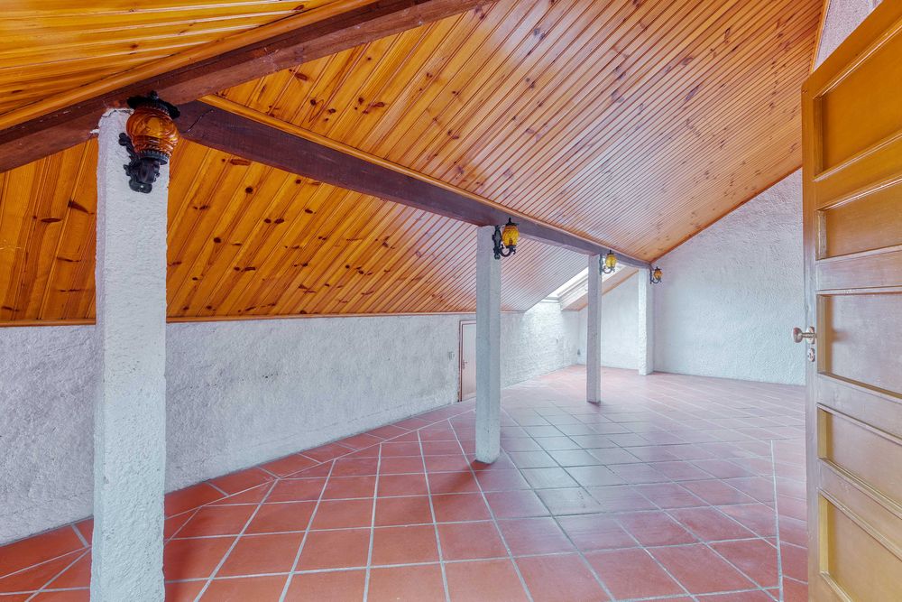 Apartamento Moradia T4 + Sótão Loures