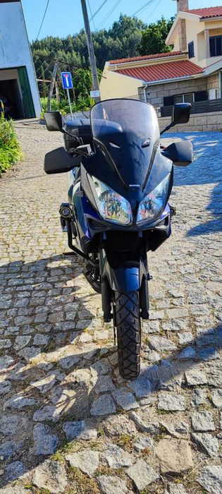 Moto Suzuki DL - 06