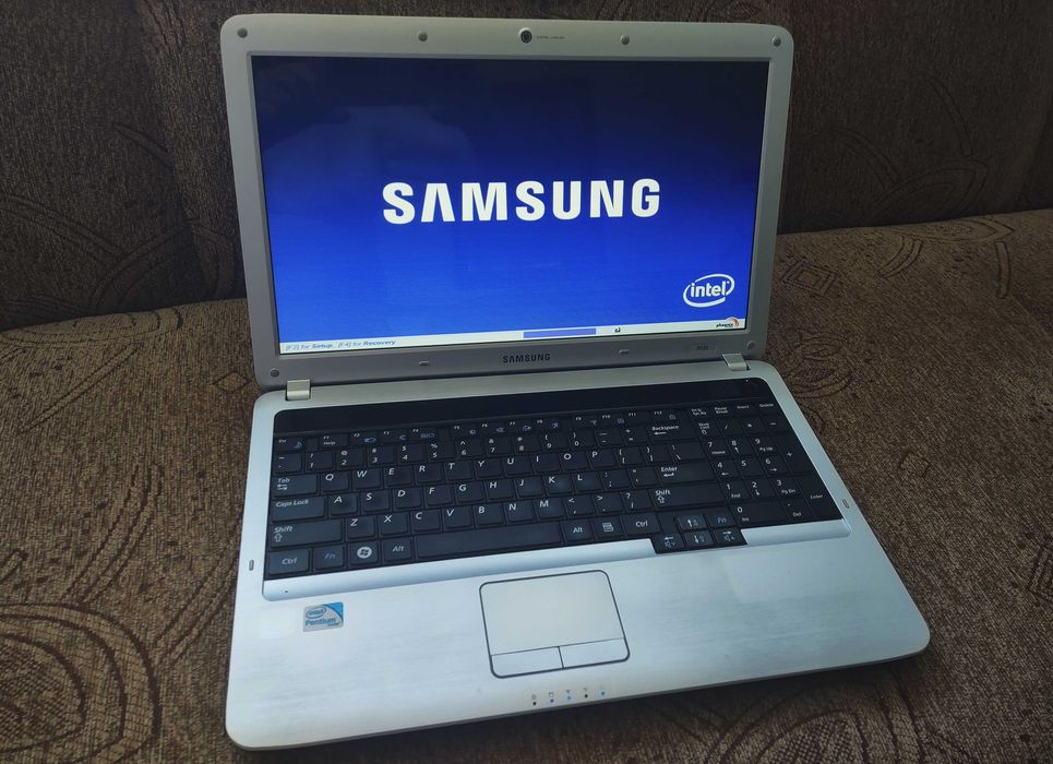 Samsung R530 bardzo dobry notebook za niewielkie pieniądze. Dysk SSD