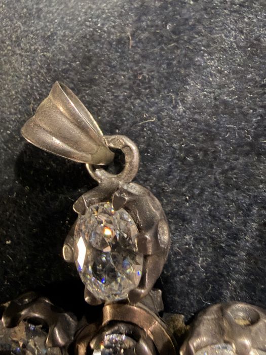 Pendulo Crucifico em prata e pedras