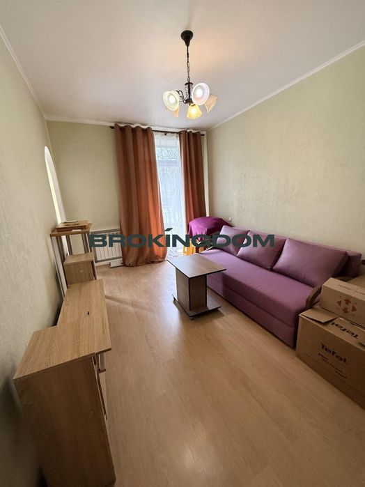 Продам 2к квартиру, Сталінку  з ремонтом  Бориспільська 38