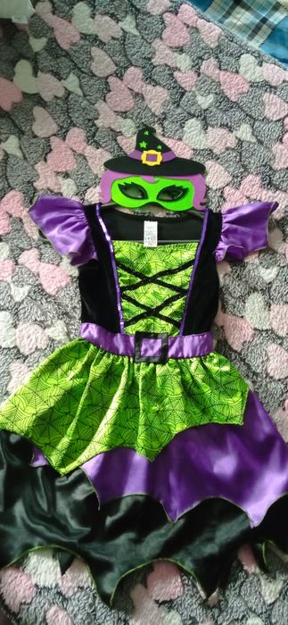 Сукня з маскою на Хеллоуїн