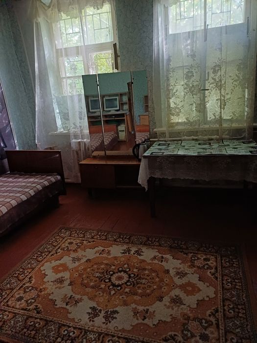 Продаж кімнати в двоповерховому будинку