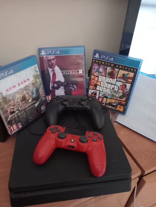 Sprzedam ps4 z grami