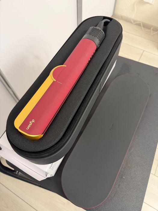 Dyson Airstrait straightener (Velvet Red/Gold)