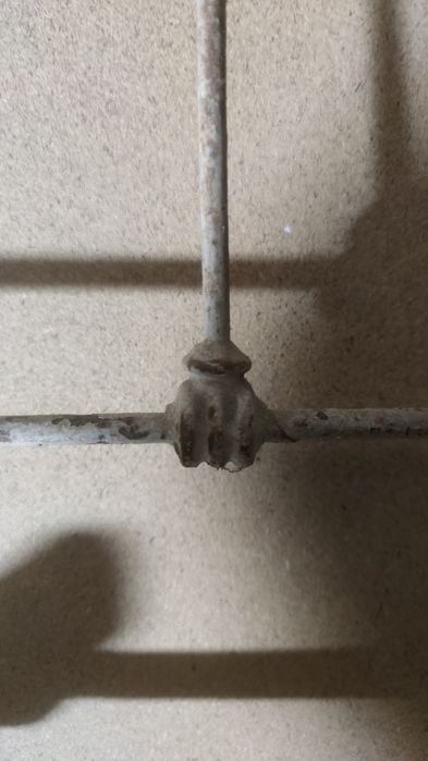 Cama em ferro antiga para crianças