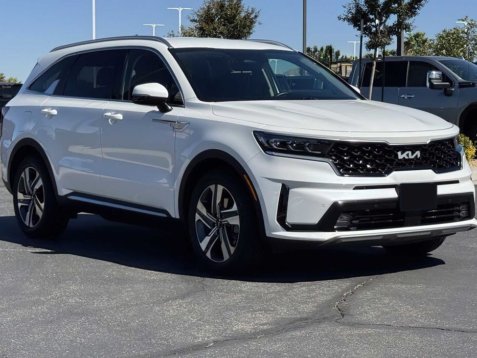 Kia Sorento Plug-In Hybrid SX      2022