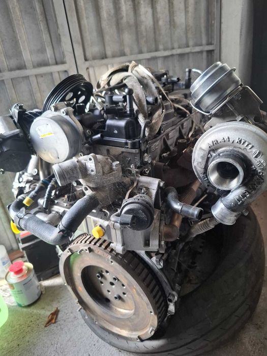 Motor Kia Carens 1.7