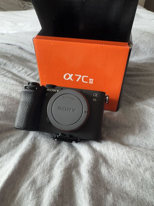Sony A7C II Preta (como nova)