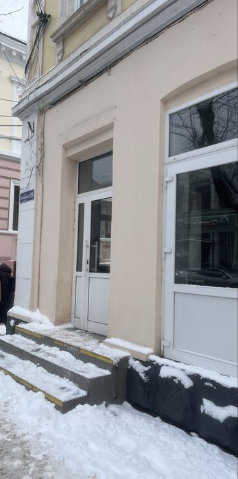 Оренда комерційного приміщення в центрі Чернівців, 76 м²