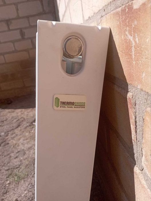 Продам стальной радиатор