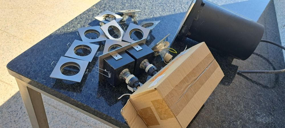 Focos com lâmpada e espelhos tromolic