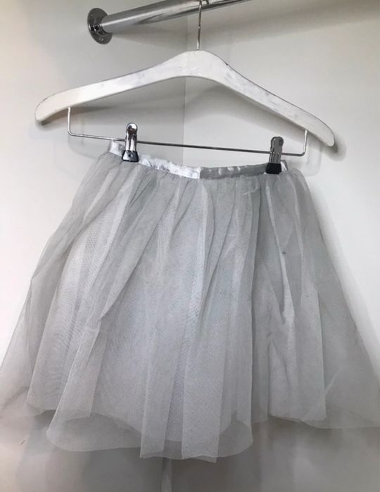 Szara tiulowa sukienka balowa, rozmiar 36