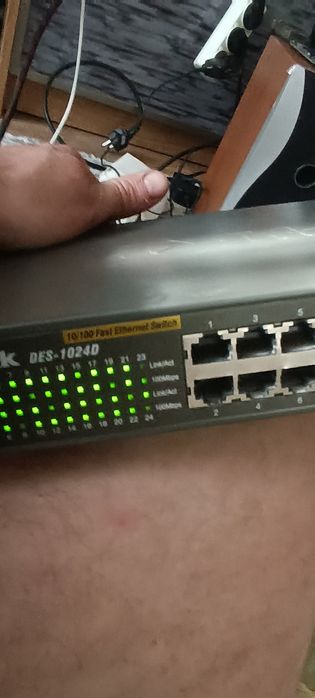 Комутатор D-Link DES-1024D
