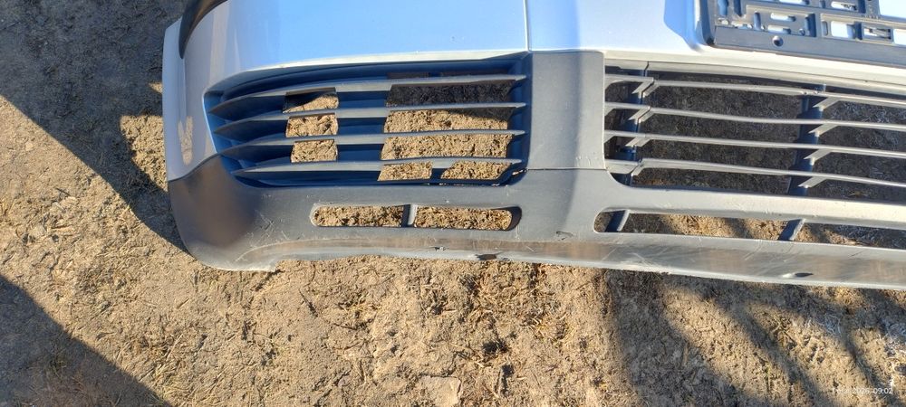 Zderzak przedni Passat B5 lift LA7W