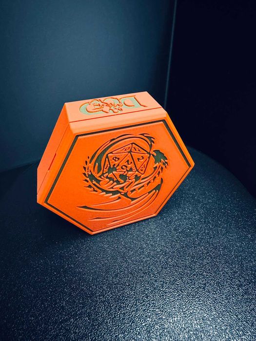 Dice Box - Hexagon vault, 7 dice, magnetic lid