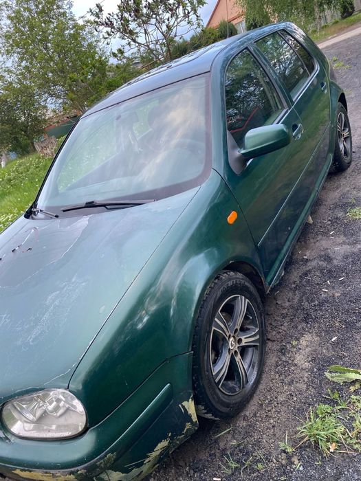 Продам Volkswagen Golf 4
