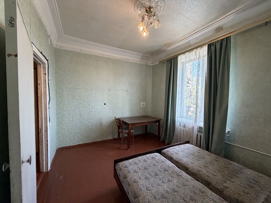 Продаж 2-кімнатної квартири вул. Вадима Гурова, 11