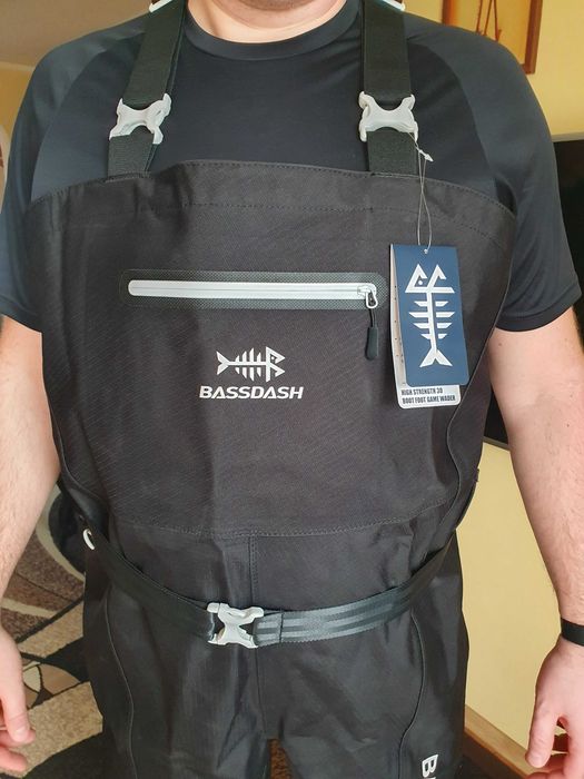 Wodery BASSDASH nieużywane rozmiar XL-XXL