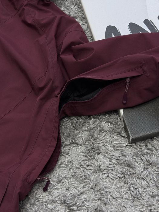 Жіноча Мембранна куртка вітровка  Mammut GORE-TEX