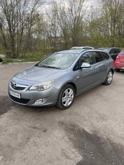 Продам opel astra J