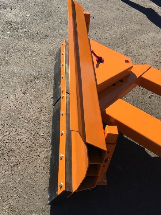 Очисний (Відвал) для вилочних і телескопічних навантажувачів