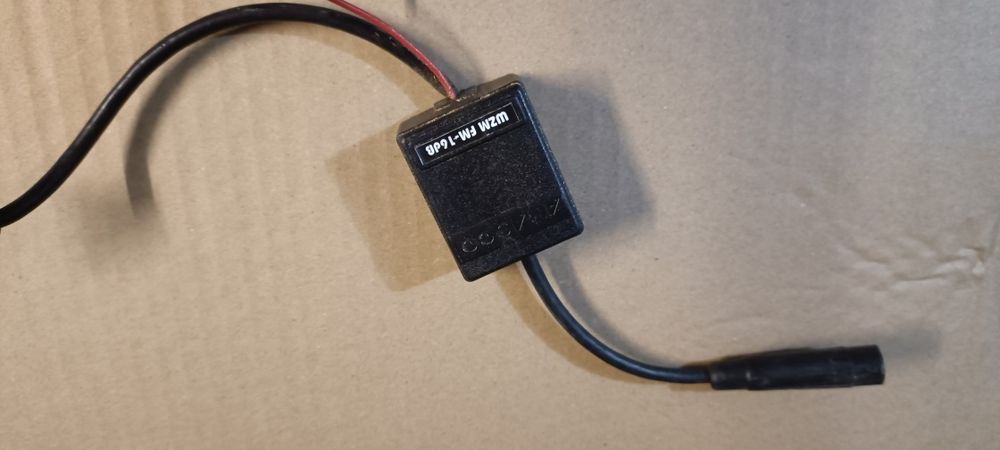 Samochodowy wzmacniacz antenowy 16 dB