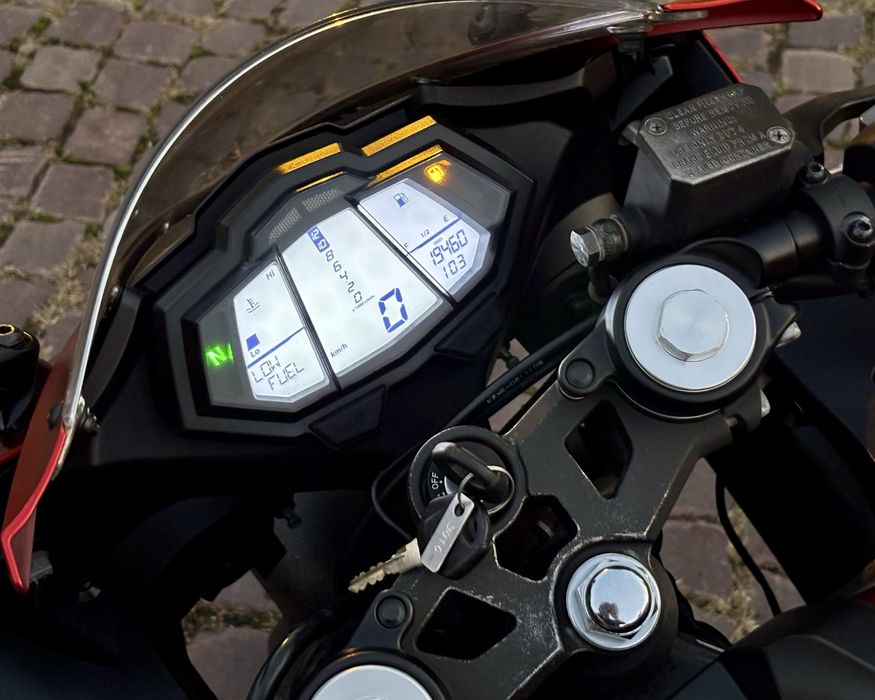 YAMAHA YZF 125, Kat. A1/B, Motocykl 125cm3! (RC DUKE CBR MT)