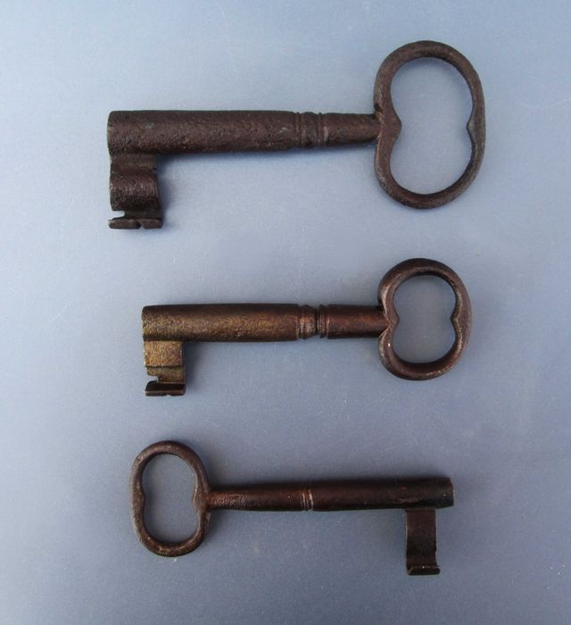 Conjunto de 3 CHAVES DE ADEGA Antigas