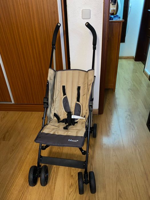 Carro de bebê com muito pouco uso está otimo