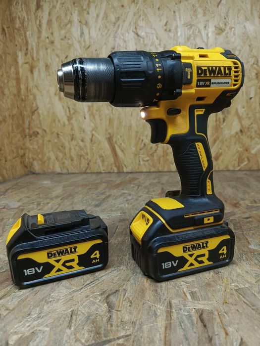 Wiertarko wkrętarka DeWalt dcd 778 2x4ah