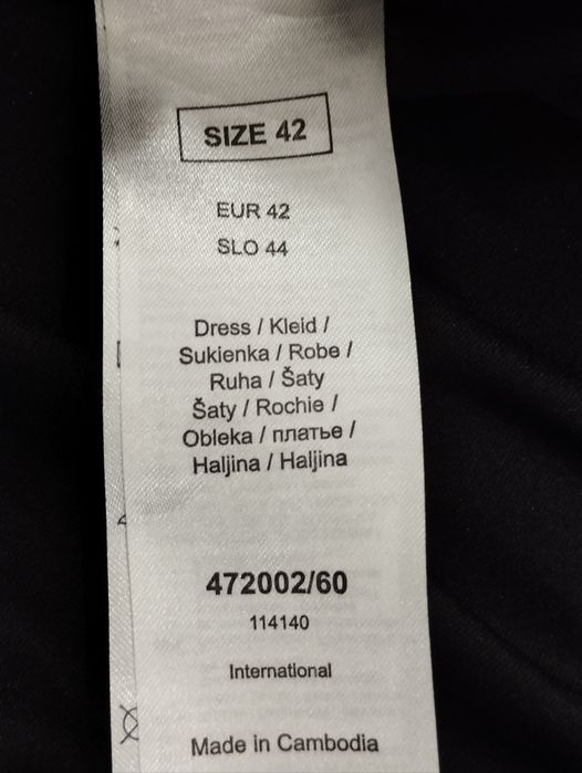 Sukienka z czarnej bawełnianej koronki