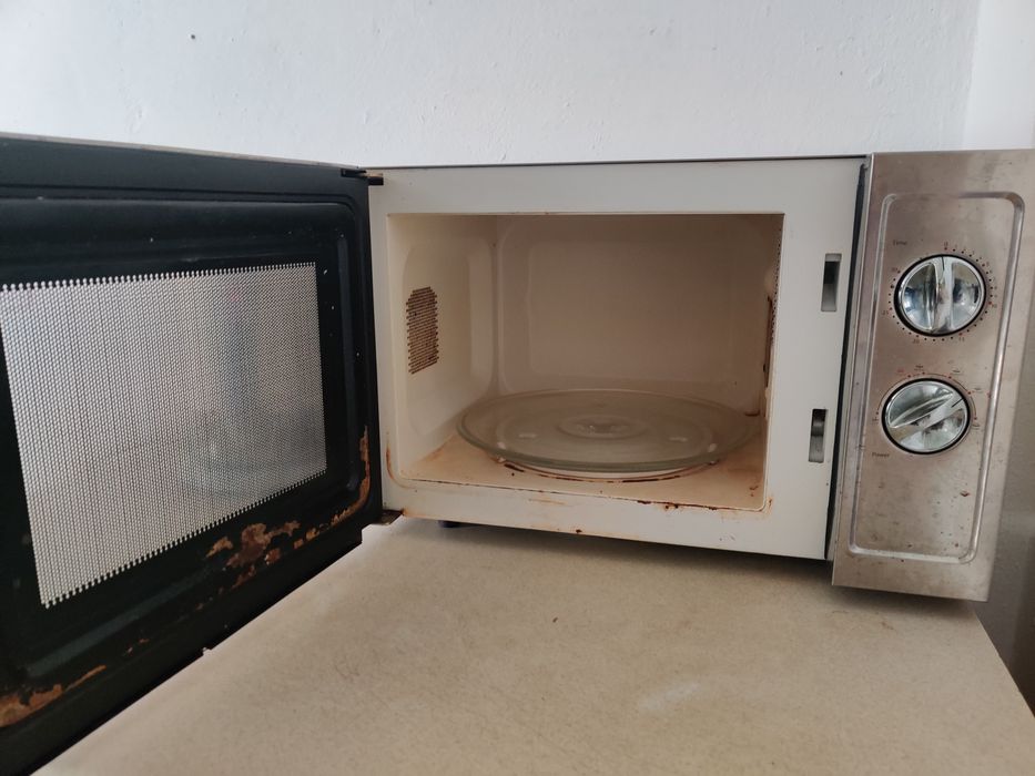 Kuchenka mikrofalowa DeLonghi 800W