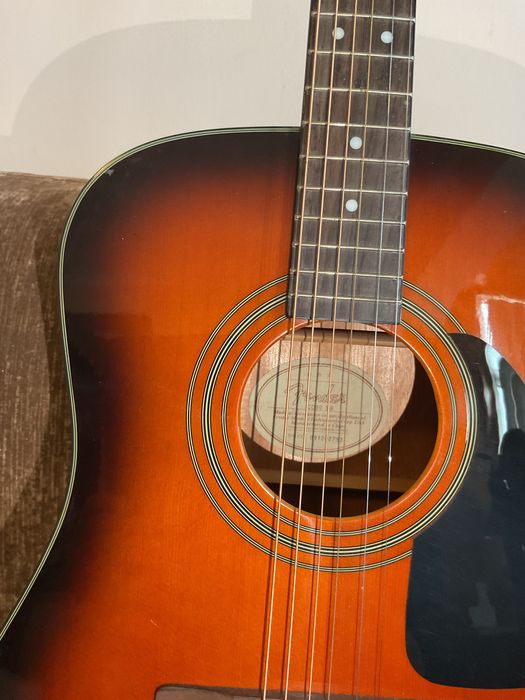 Guitarra fender acústica