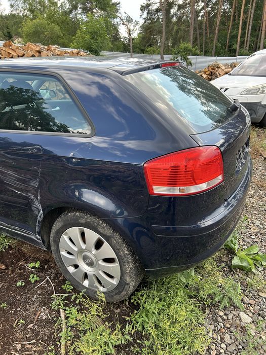Audi A3 8P 2004 rok części wszystkie części potrzebujesz coś dzwoń lakier LZ5J