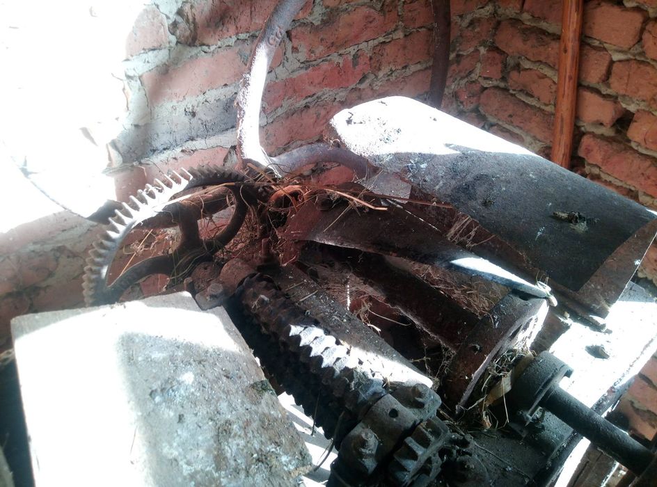 Продам січкарню

Стан хороший, робоча. Підходить для подрібнення сіна,